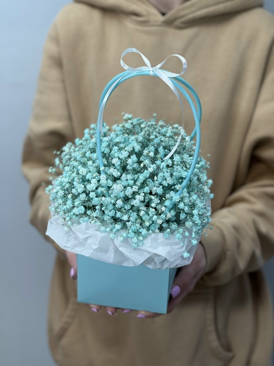 Бирюзовая сумочка с гипсофилой