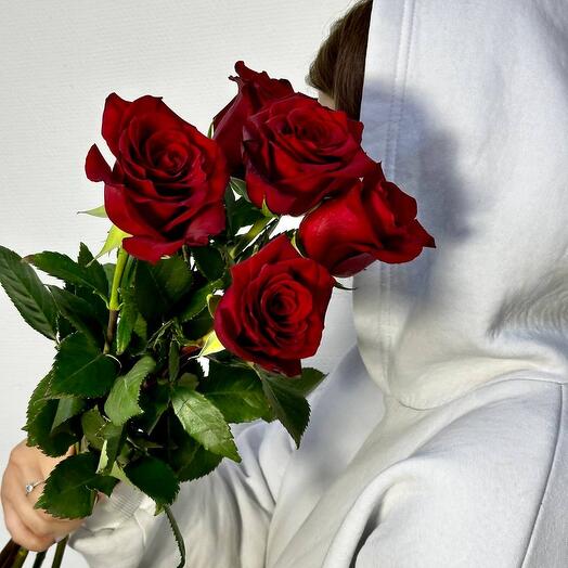 Букет «Самая любимая» из 5 прем.эквадор.роз под ленту