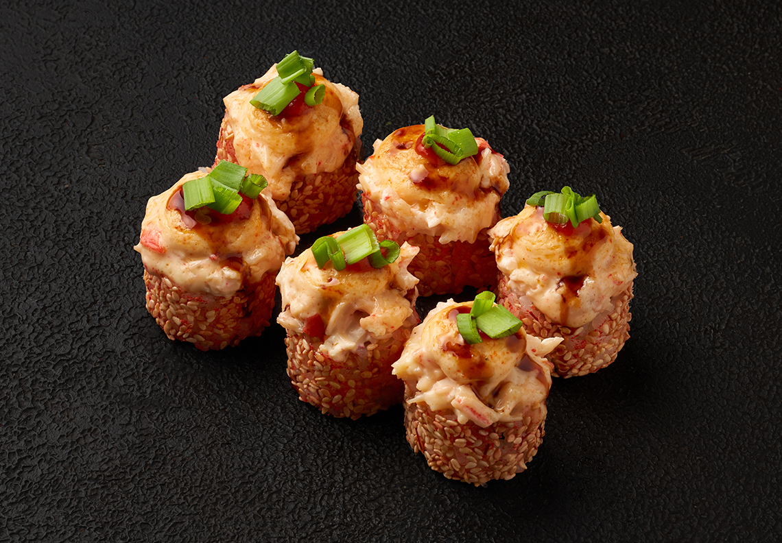 Запеченный ролл Спайси с креветкой и унаги соусом