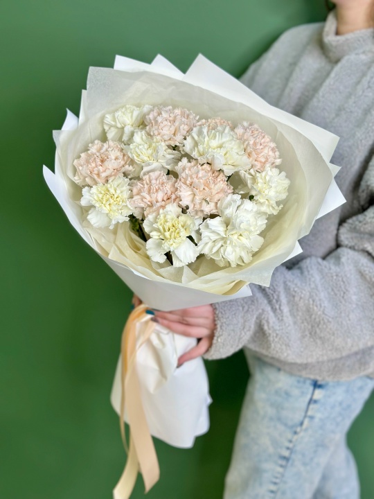 Букет с кружевными диантусами