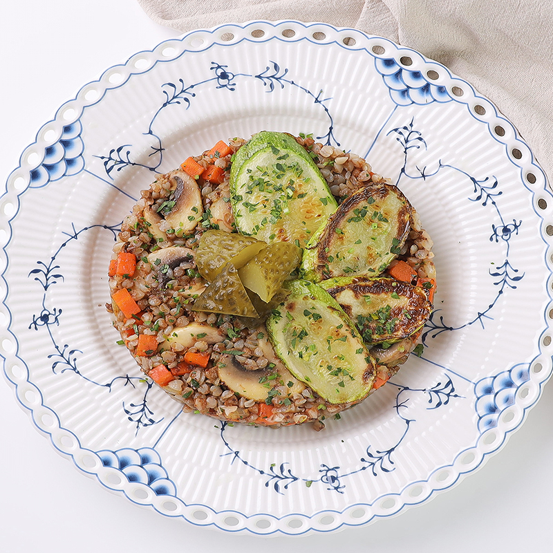 Греча с грибами и овощами