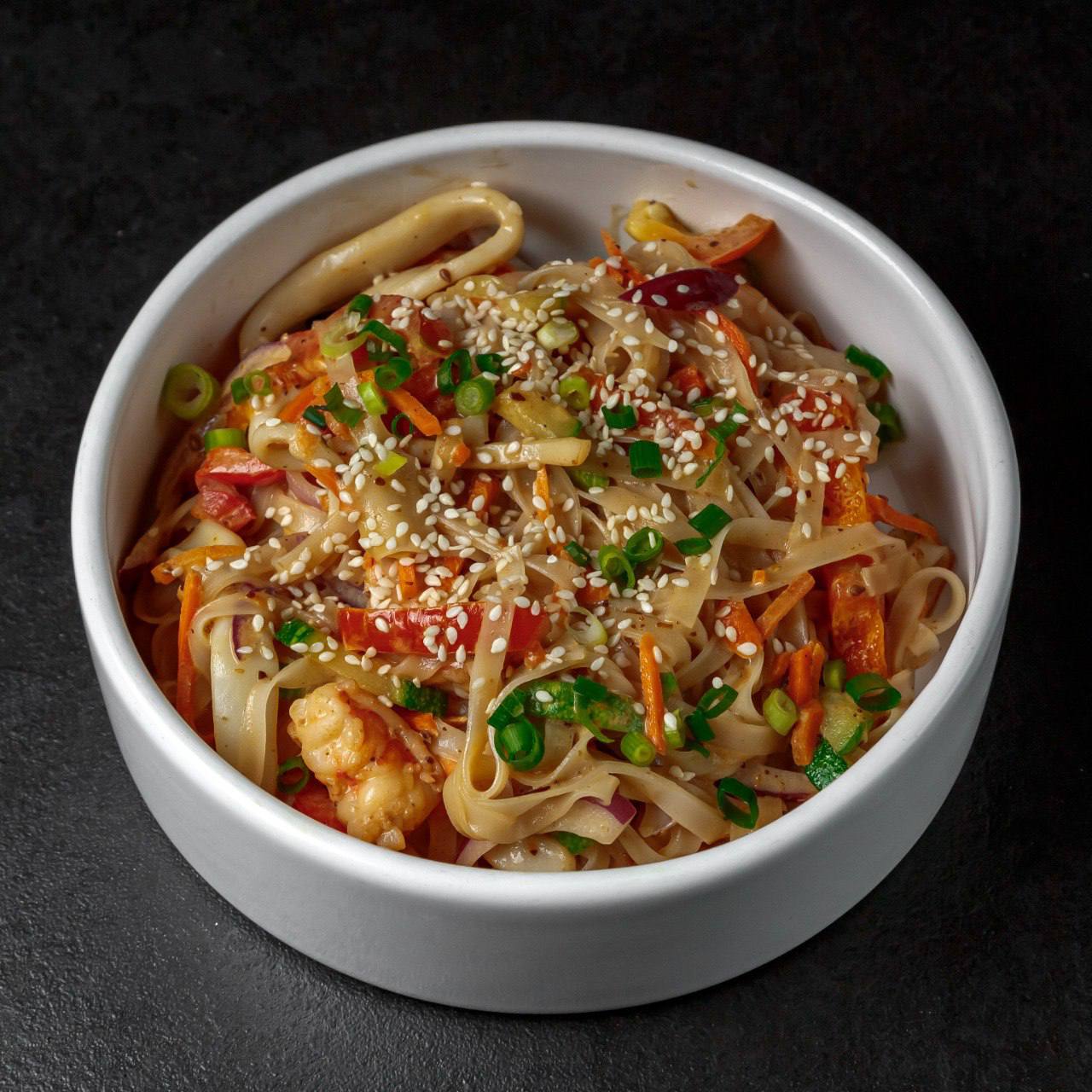 WOK с креветками и кальмарами