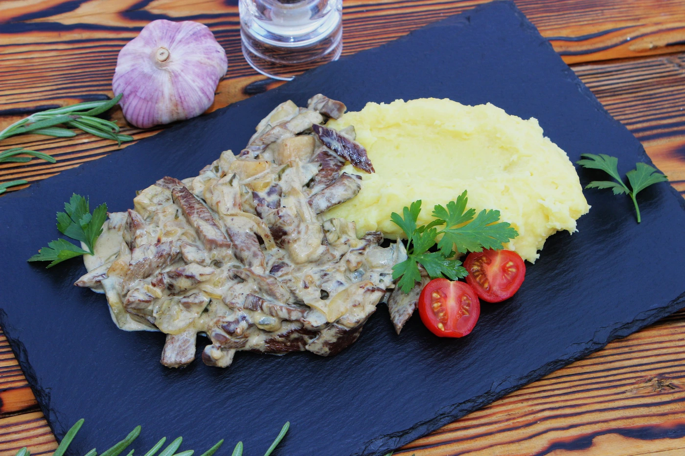 Бефстроганов из телятины