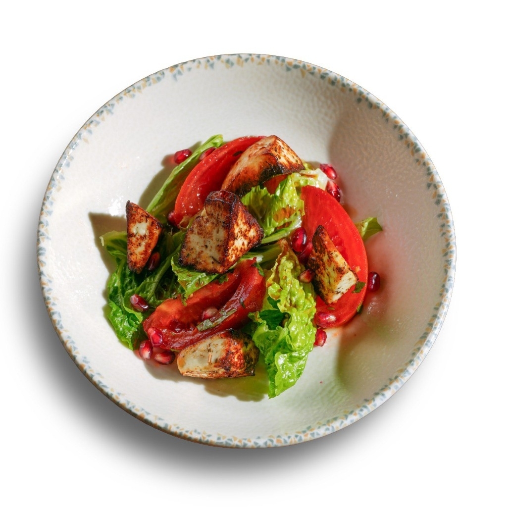 Салат с жареным адыгейским сыром