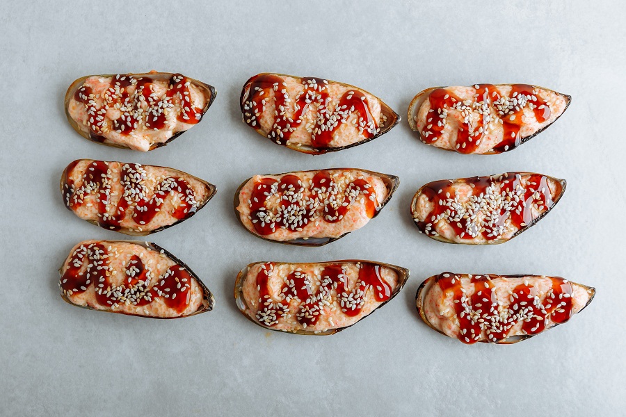 Мидии запеченные в сырном соусе 9 шт.