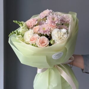 Сборный букет с диантусами