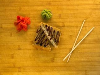 Суши-сэндвич с лососем