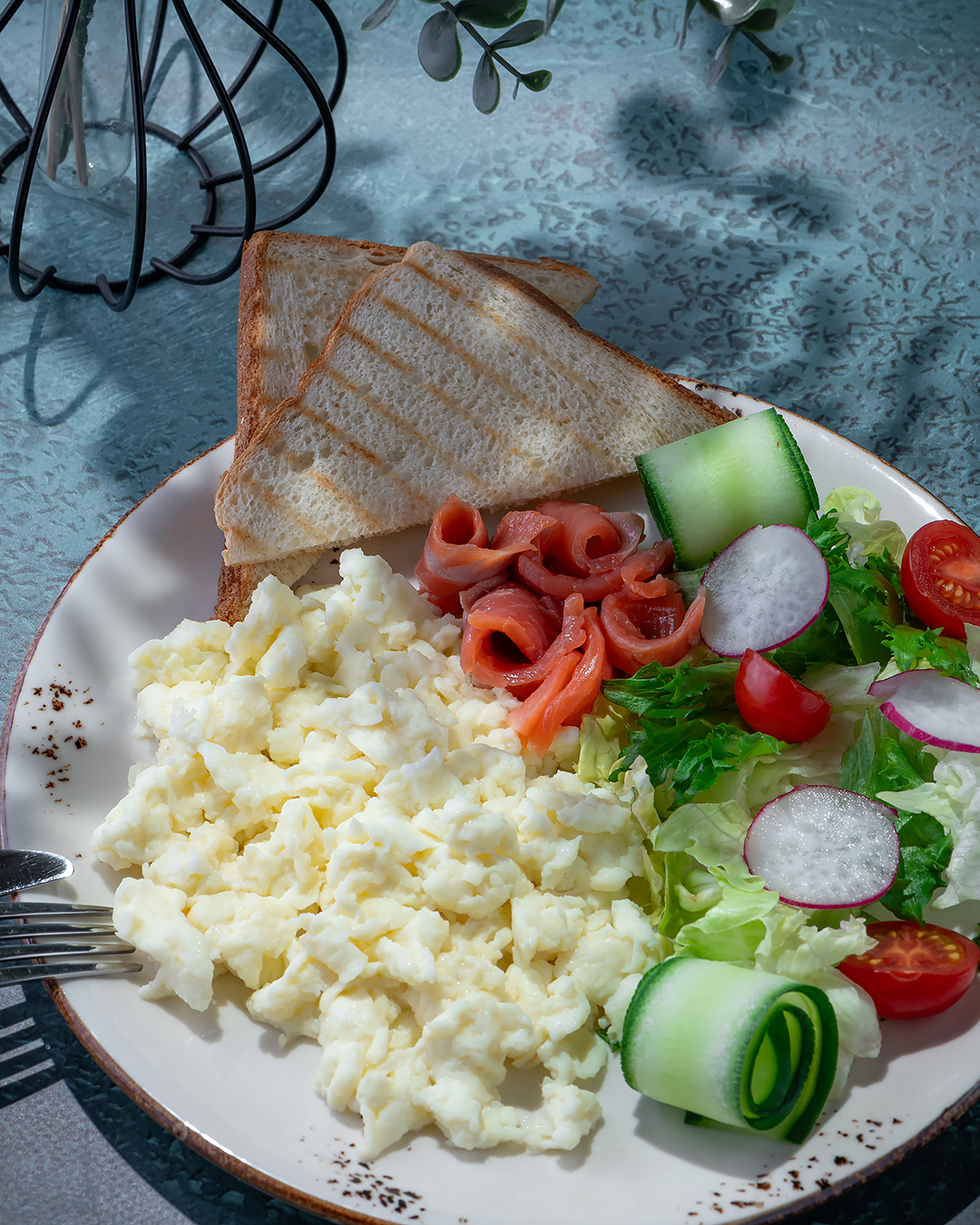 Скрембл с лососем