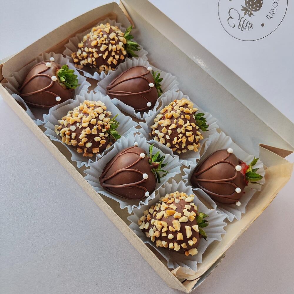 Клубника в шоколаде "Арахис"