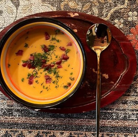 Гороховый суп-пюре с охотничьими колбасками