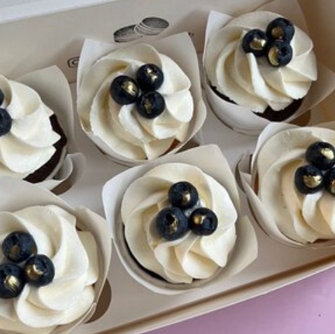 6 капкейков с голубикой