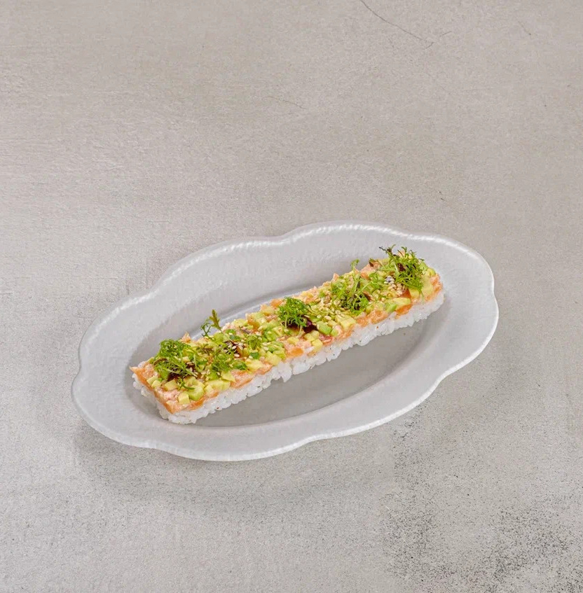 Оши сливочный лосось с авокадо