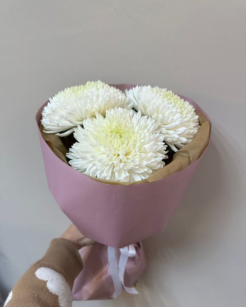 Букет из 3 белых хризантем