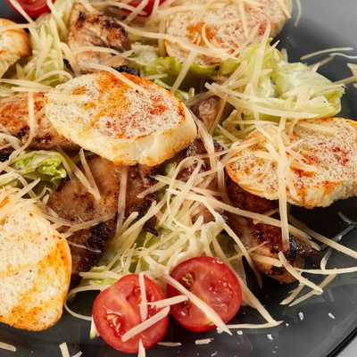 Цезарь с курицей