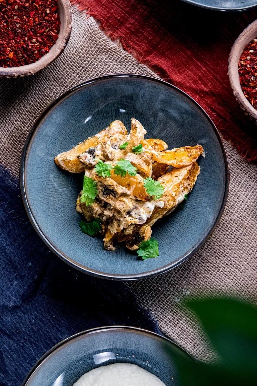 Картофель по-домашнему с грибами и сметаной