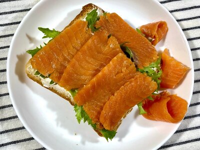 Кусок филе слабосоленой форели 