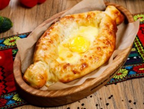 Хачапури по‑аджарски