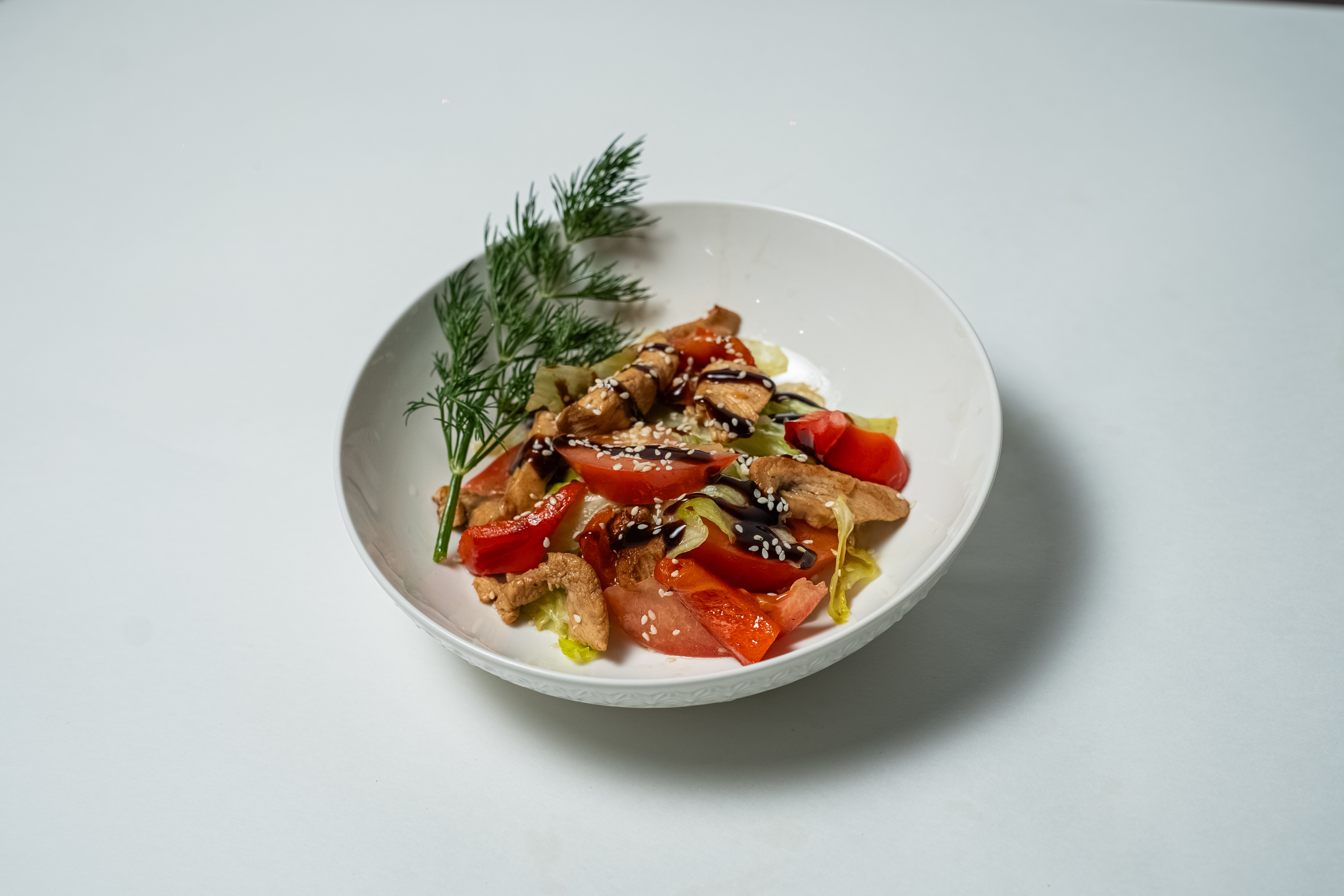 Теплый салат с куриной грудкой