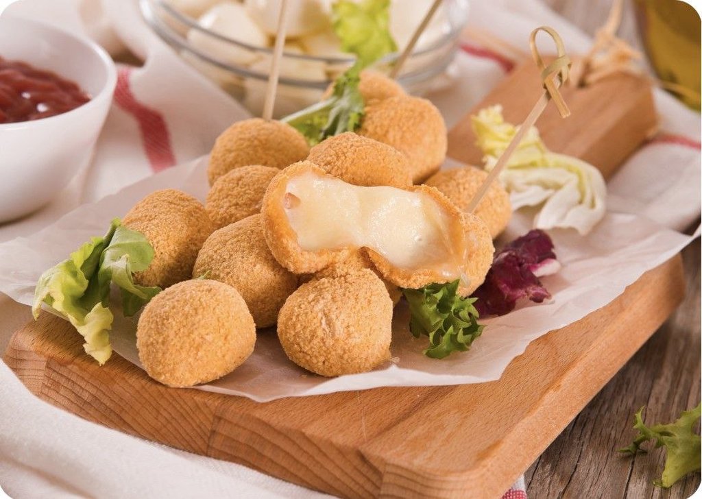 Сырные наггетсы с белой плесенью камамбер