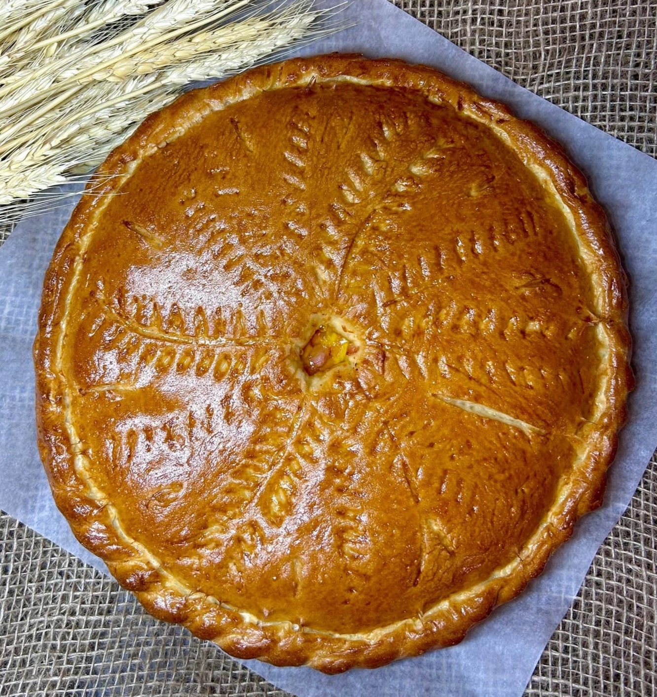 Пирог с ветчиной и сыром