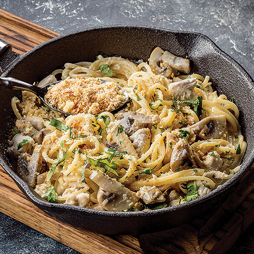 Спагетти с курицей и грибами