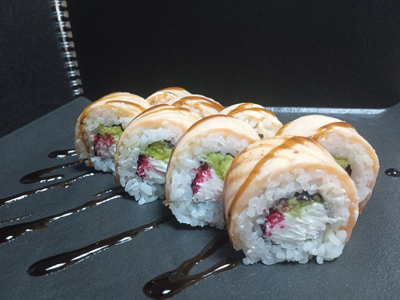 Ролл Лакшери