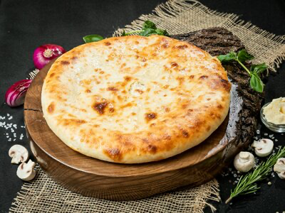 Осетинский пирог с курицей и грибами 28 см