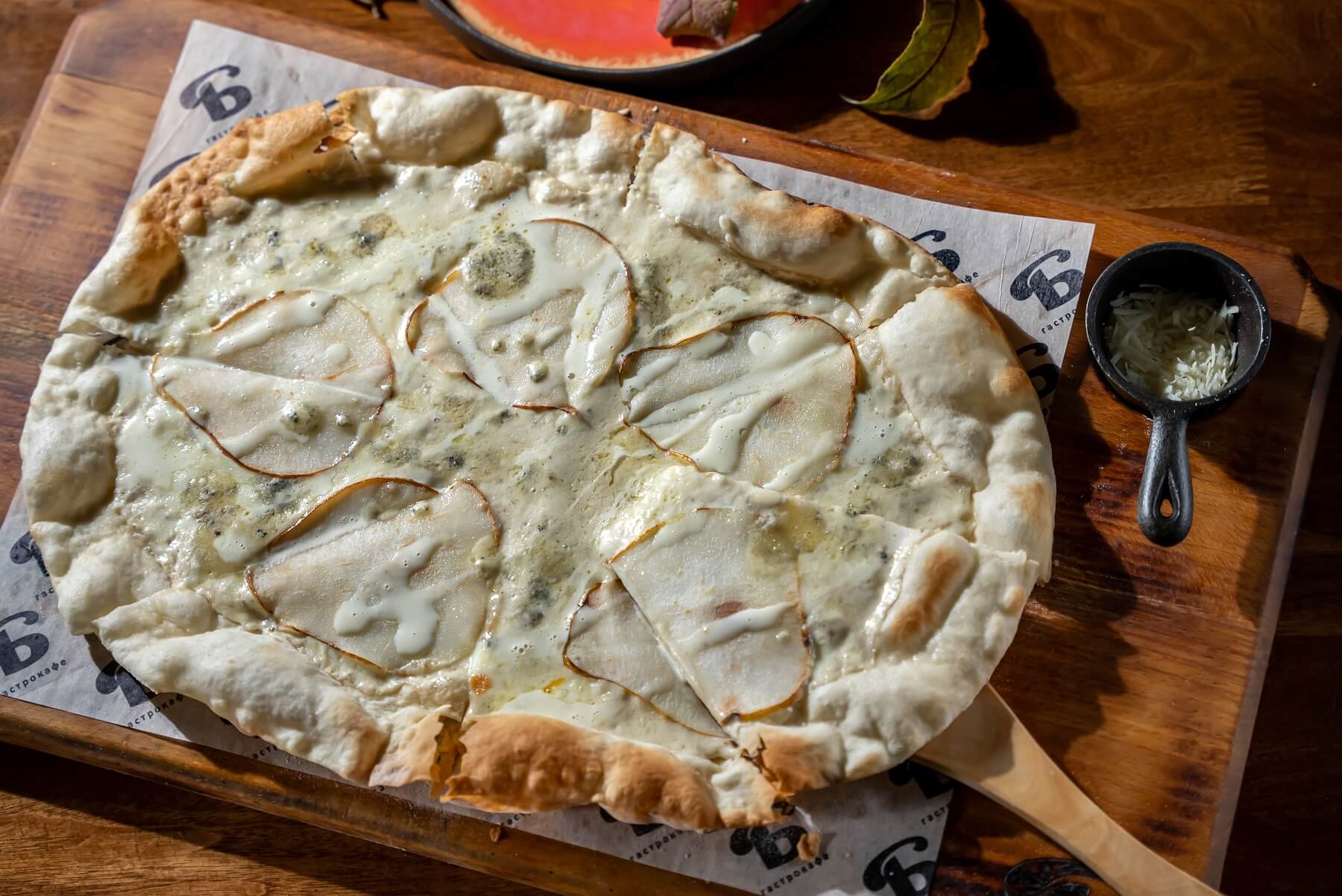 Пицца с грушей