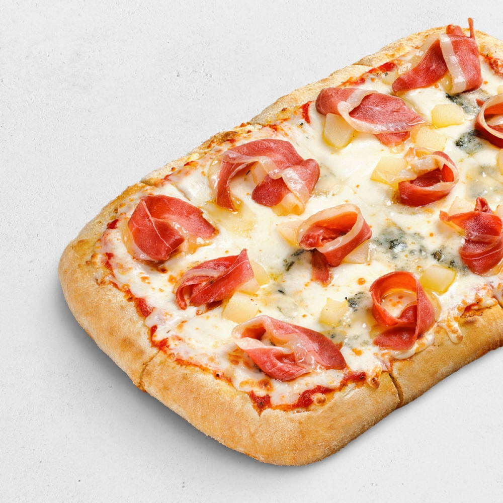 Утка с медовой грушей римская на томатном соусе