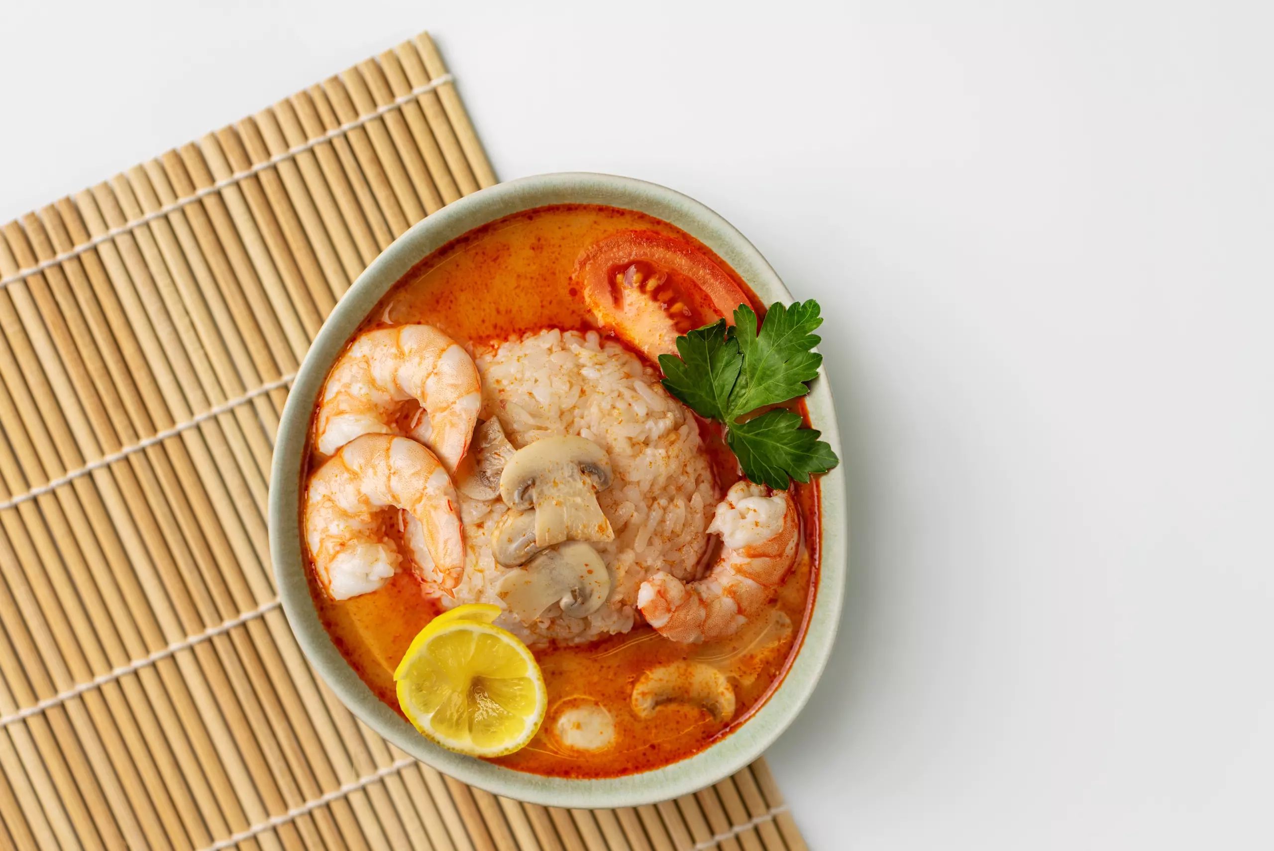 Том ям с креветкой