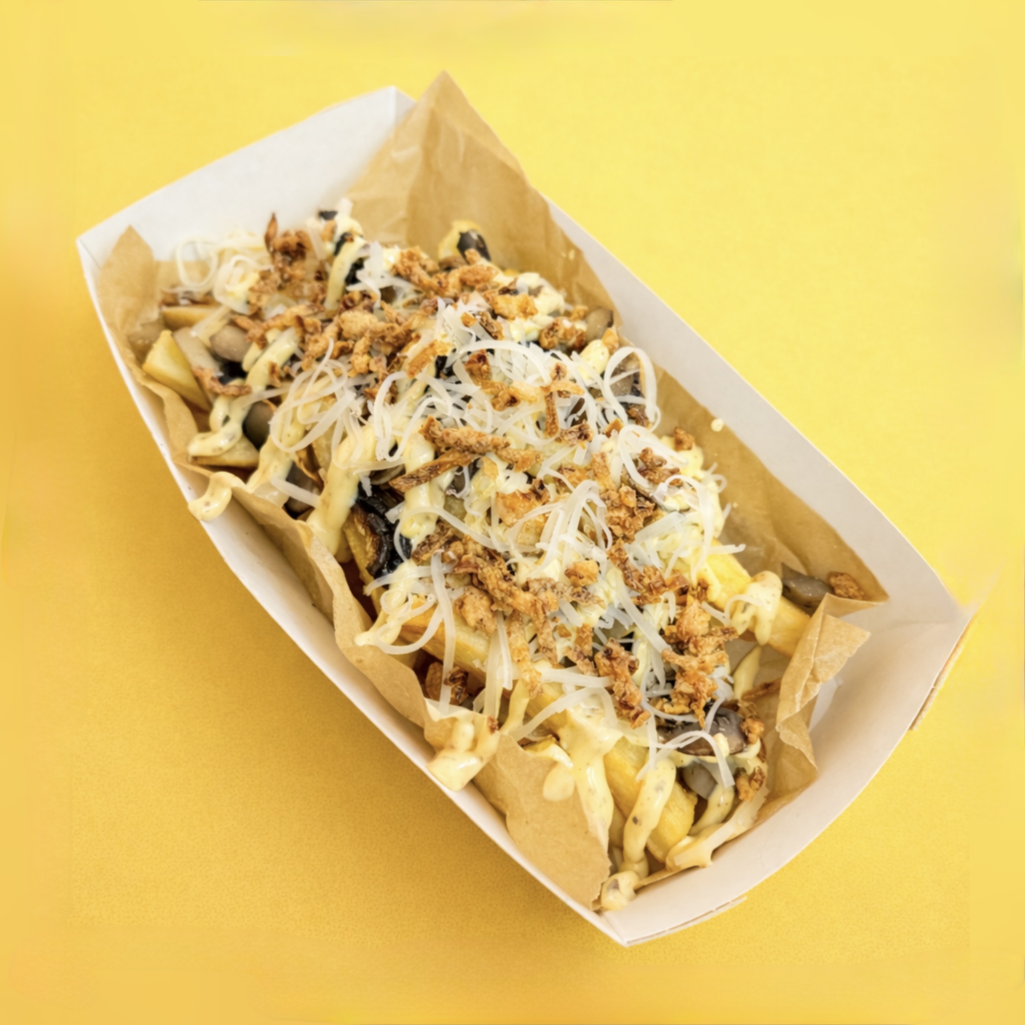 Картофель фри с грибами и лучком