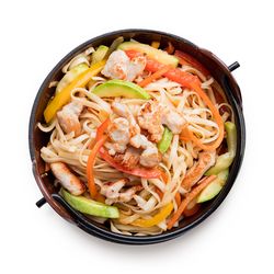 Удон с курицей (гречневая лапша)