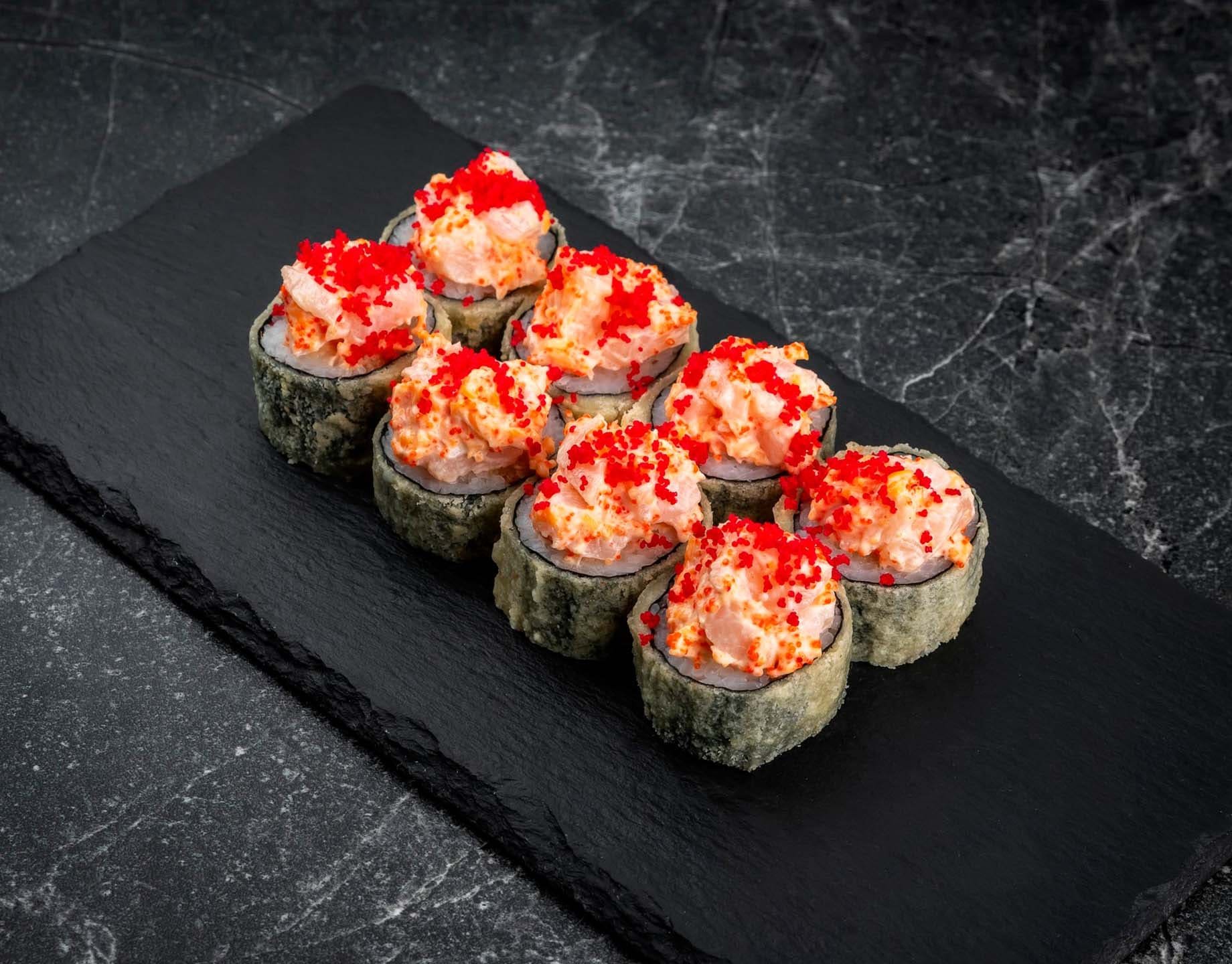 Темпурный ролл с креветкой и гребешком