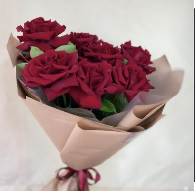 Прикрасный букет из красных французских роз