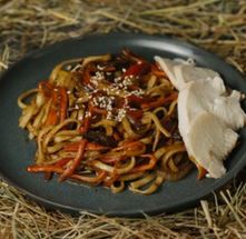 Яичная лапша с курицей