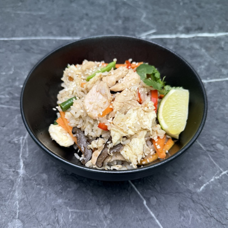 Вок с рисом и курицей