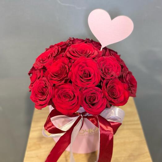 Композиция и 21 красной розы