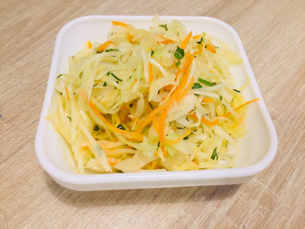 Салат из капусты с морковью