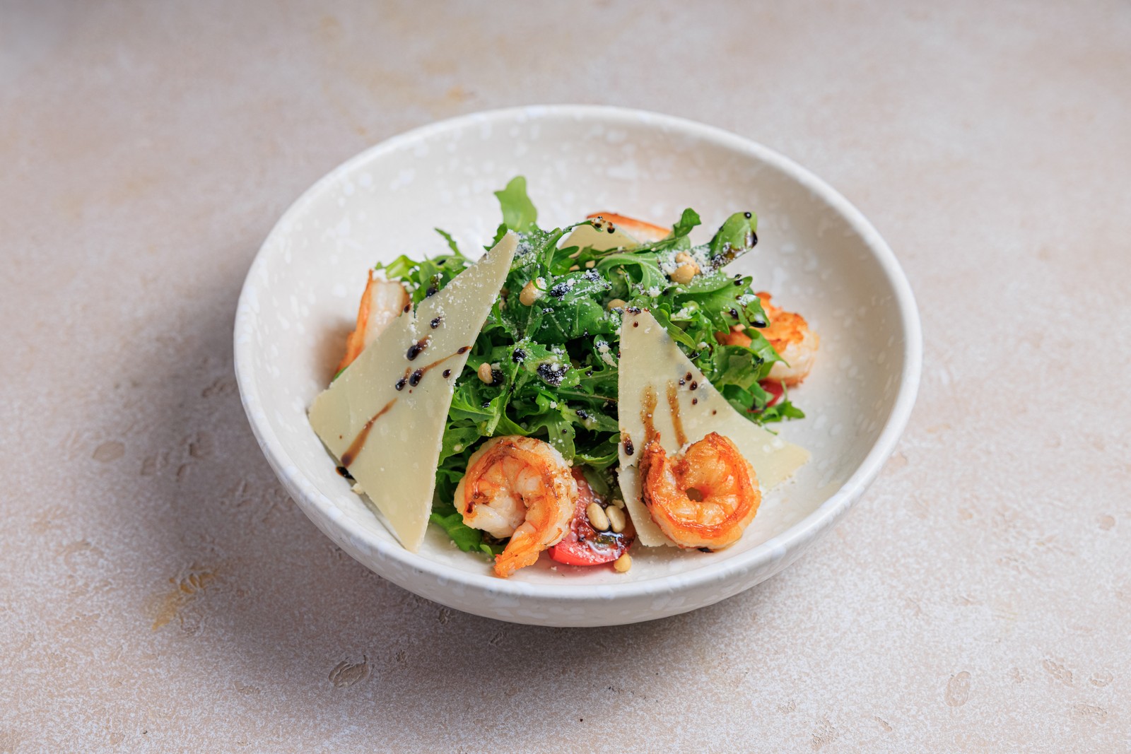 Салат из руколы с креветками