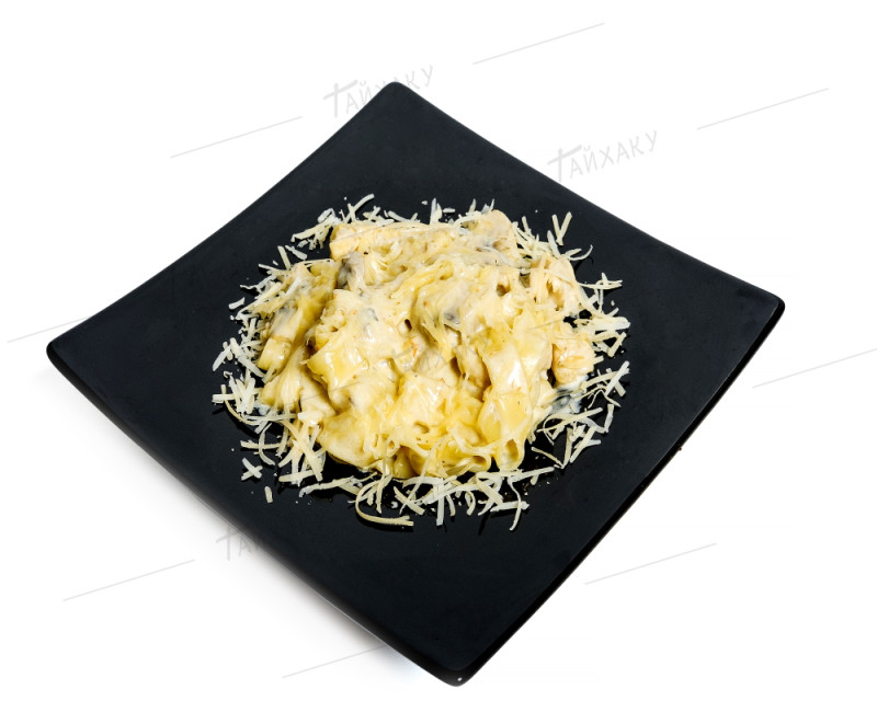 Феттучини с курицей и грибами