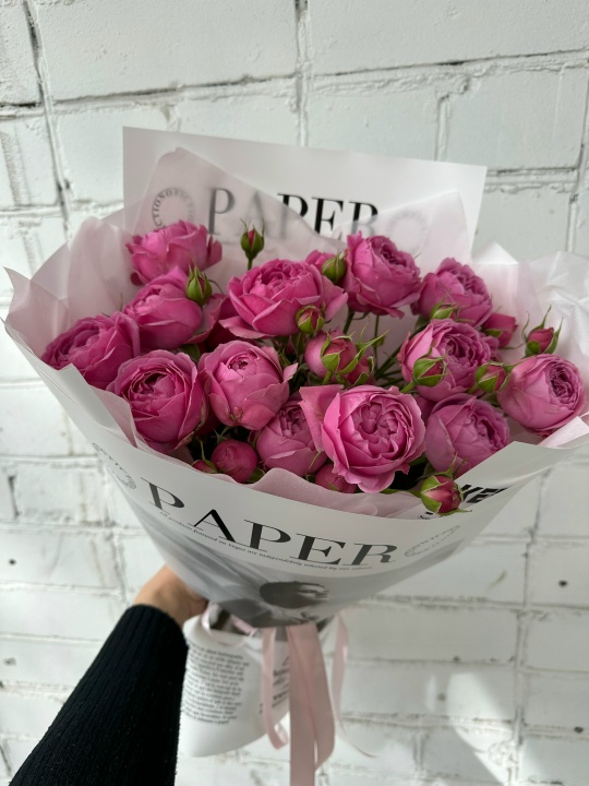 Букет из кустовых пионовидных розочек