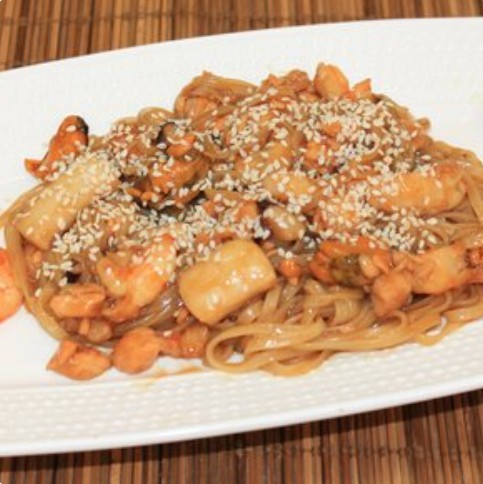 Лапша Wok с морепродуктами в соусе терияки