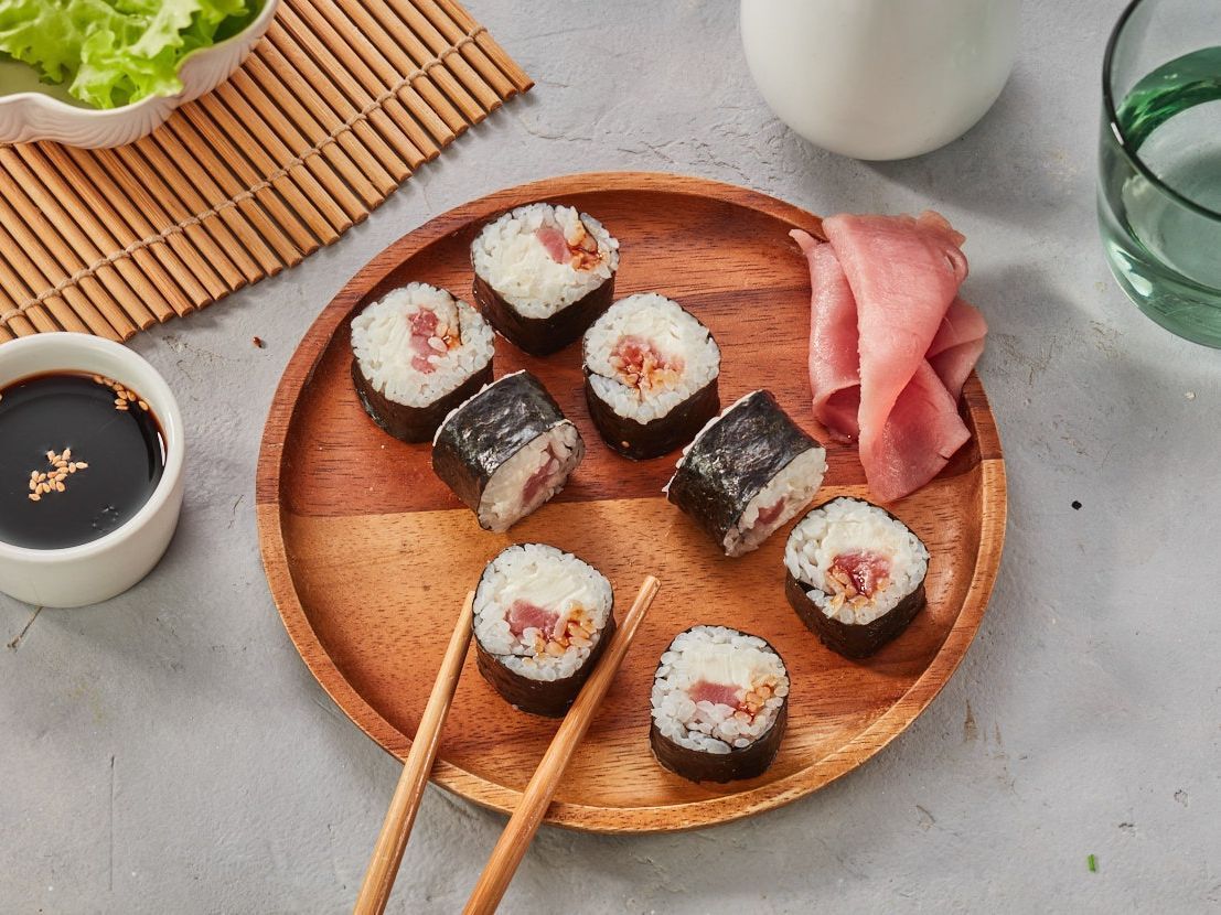 Маки с тунцом