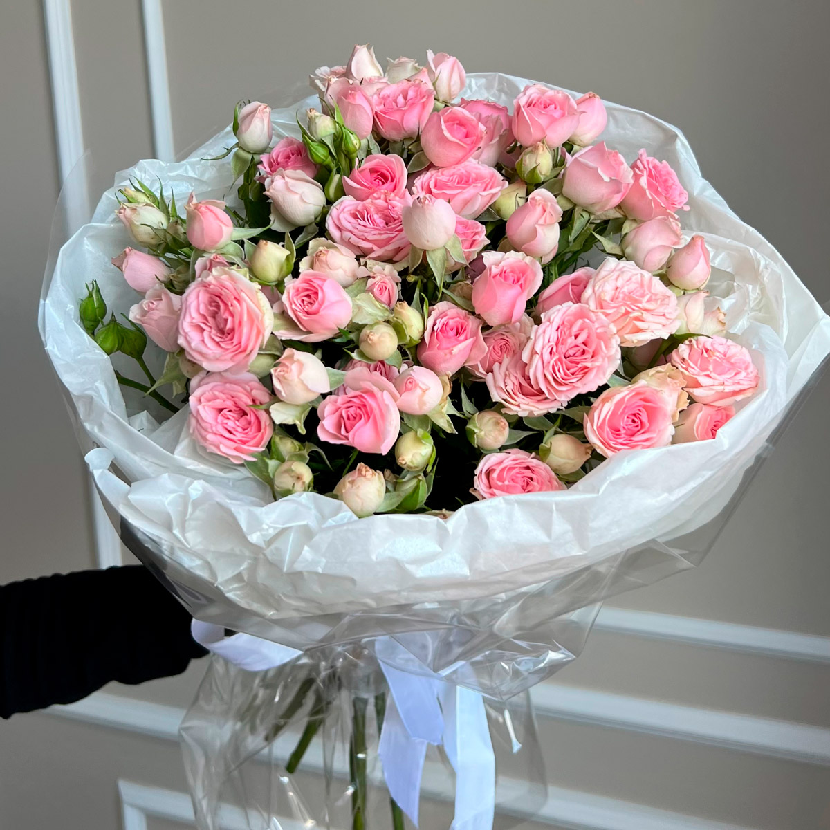 Моно букет из кустовых роз 87 (предзаказ)