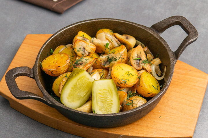Картофель жареный с грибами