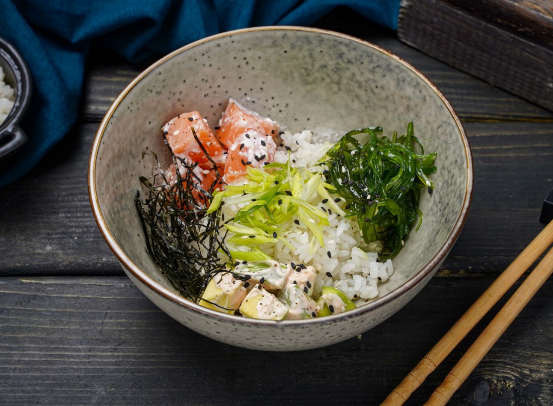 Поке с лососем