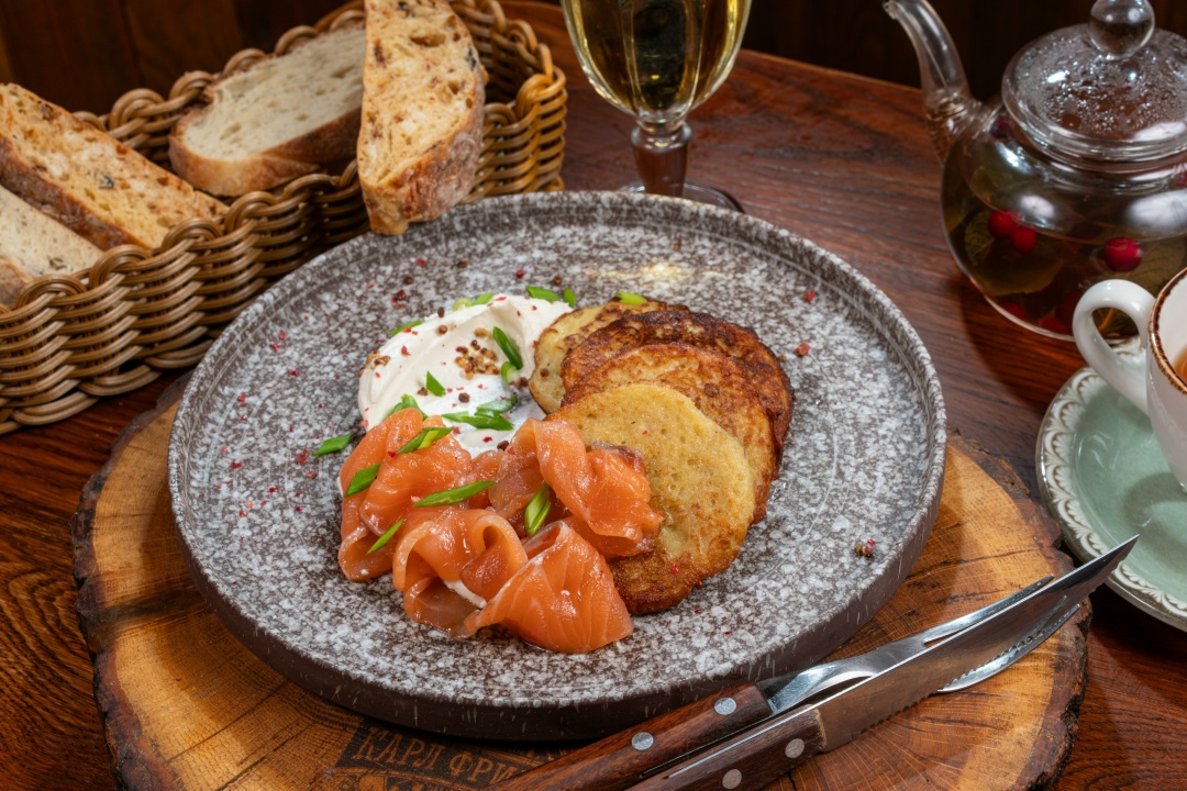 Драники с лососем