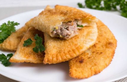Чебуреки с сочным мясом