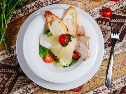 Цезарь с куриным филе