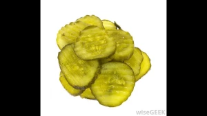 Топпинг к пицце: маринованные огурчики